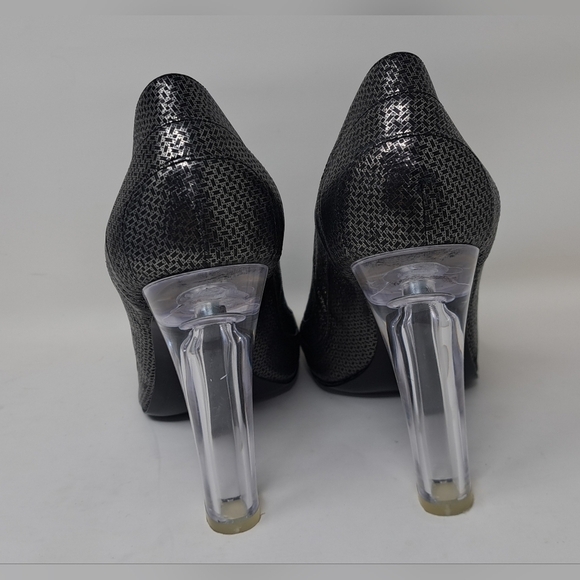 Elegant Black and Silver Heels - Picture 11 of 13